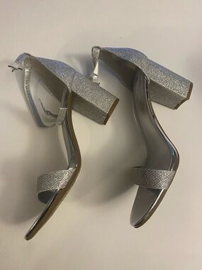 NW Bandolino Women’s Armory Silver Glitter Block Heel Sandals with Ankle Strap